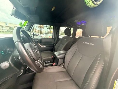 Used 2016 Jeep Wrangler Unlimited Sahara w/ Connectivity Group AWD/4WD image 13