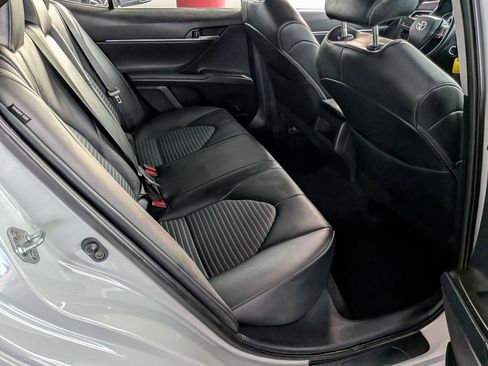 Used 2024 Toyota Camry SE image 30