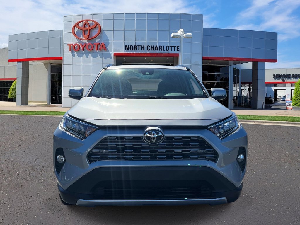 Used 2020 Toyota RAV4 Limited AWD/4WD image 2