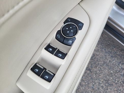 Used 2020 Lincoln MKZ w/ Convenience Package image 26