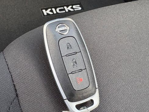 Certified 2025 Nissan Kicks Play S image 25