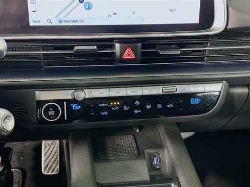 Used 2023 Hyundai Ioniq 6 Limited image 24