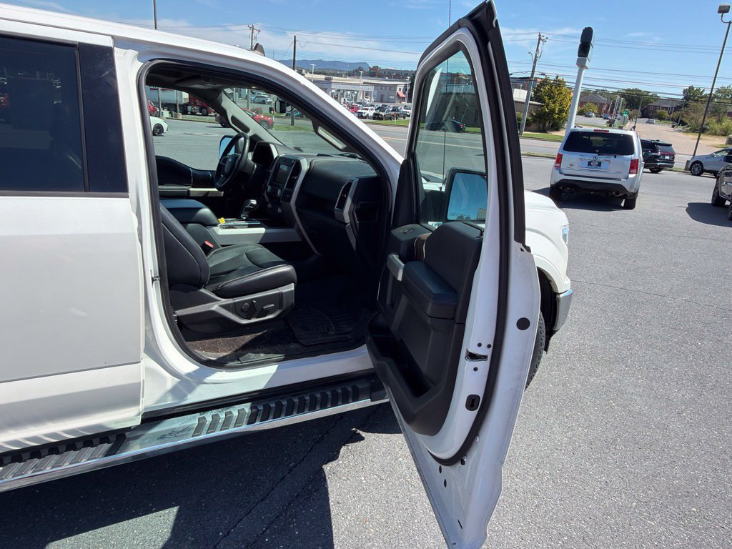 Used 2019 Ford F150 Lariat w/ Equipment Group 502A Luxury AWD/4WD image 24