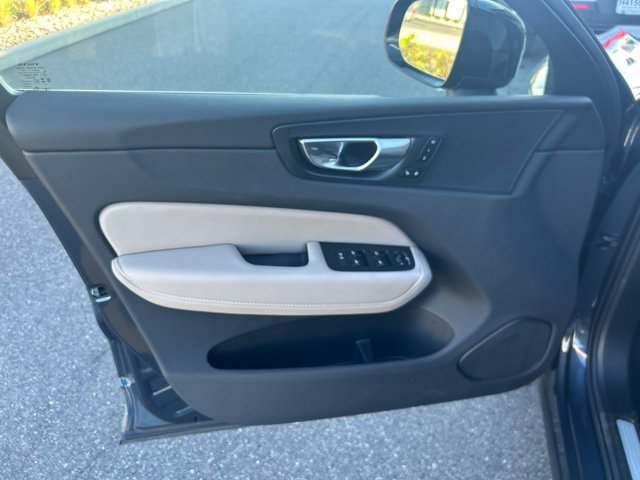 Used 2026 Volvo XC60 B5 Plus AWD/4WD image 19