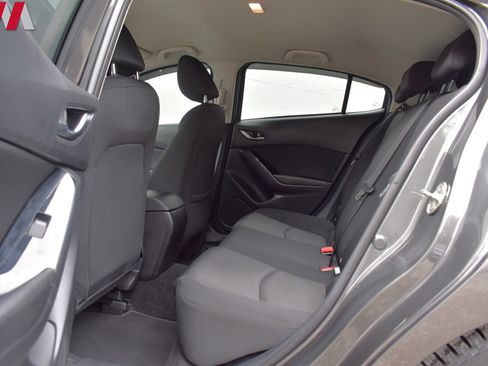 Used 2018 MAZDA MAZDA3 Sport FWD image 26