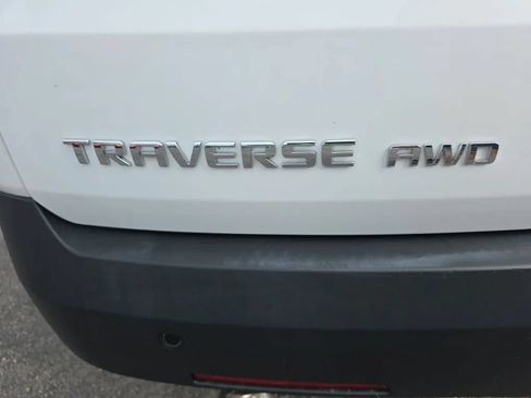 Used 2019 Chevrolet Traverse LT w/ LPO, Floor Liner Package AWD/4WD image 16