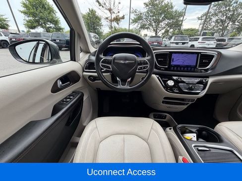 Used 2017 Chrysler Pacifica Touring-L Plus w/ Advanced Safetytec Group FWD image 20