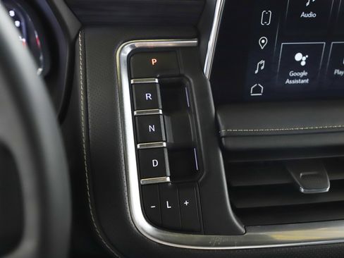 Used 2023 GMC Yukon XL SLT w/ SLT Premium Package image 28