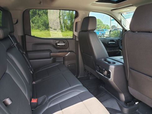 Used 2021 GMC Sierra 1500 SLT w/ SLT Convenience Package AWD/4WD image 16