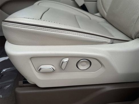 Used 2021 GMC Yukon Denali w/ Denali Premium Package image 22