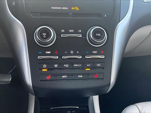 Used 2018 Lincoln MKC Select w/ Select Plus Package image 33