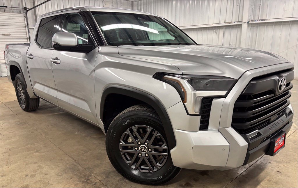 Used 2023 Toyota Tundra SR5 w/ SR5 Convenience Package RWD image 1