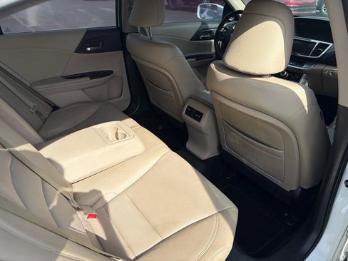 Used 2014 Honda Accord Touring image 15