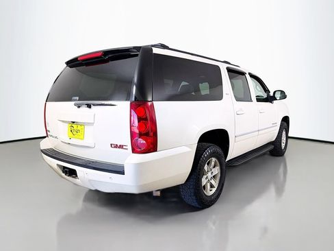 Used 2011 GMC Yukon XL SLT w/ SLT-2 Equipment Package AWD/4WD image 6