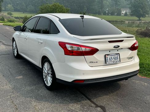 Used 2014 Ford Focus Titanium FWD image 11