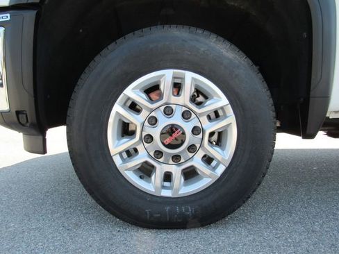 Used 2024 GMC Sierra 2500 SLE w/ SLE Convenience Package AWD/4WD image 9
