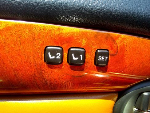 Used 2002 Lexus SC 430 Convertible image 28