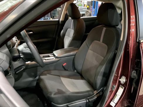 Used 2025 Nissan Sentra SV image 8