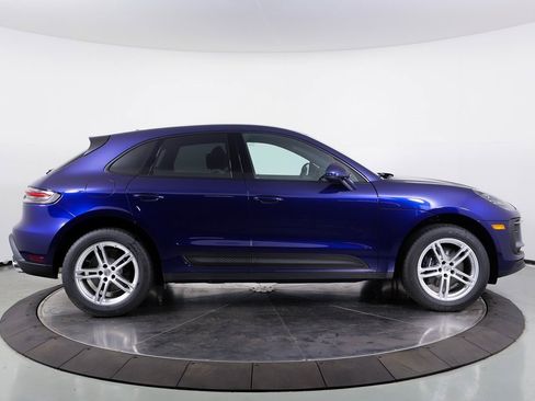 Used 2025 Porsche Macan image 28