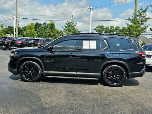 Used 2025 Honda Pilot Black Edition image 13