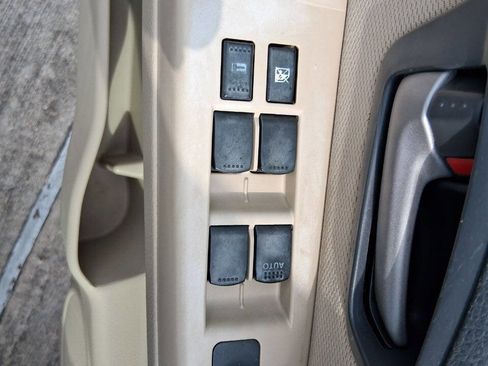 Used 2012 Suzuki SX4 LE image 24