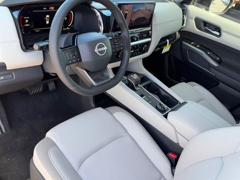 New 2026 Nissan Pathfinder SL image 16