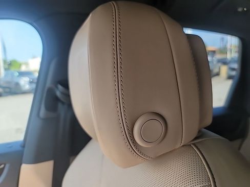 Used 2022 Porsche Cayenne AWD/4WD image 26