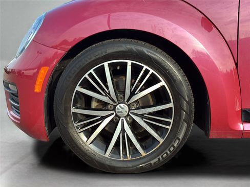Used 2017 Volkswagen Beetle #PinkBeetle image 31