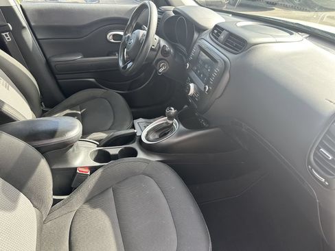 Used 2018 Kia Soul + FWD image 9