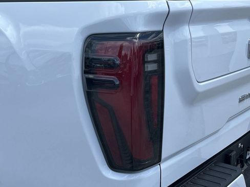 New 2026 GMC Sierra 2500 AT4 w/ AT4 Premium Plus Package AWD/4WD image 10