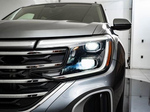 Used 2024 Volkswagen Atlas SE image 14