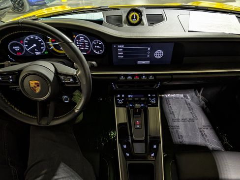 Certified 2022 Porsche 911 Carrera RWD image 28
