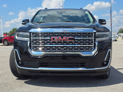 Used 2023 GMC Acadia Denali w/ Denali Technology Package FWD image 5