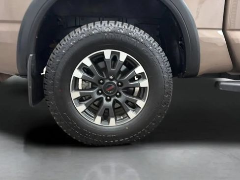 Used 2021 Nissan Titan PRO-4X w/ Pro-4x Convenience Package AWD/4WD image 26