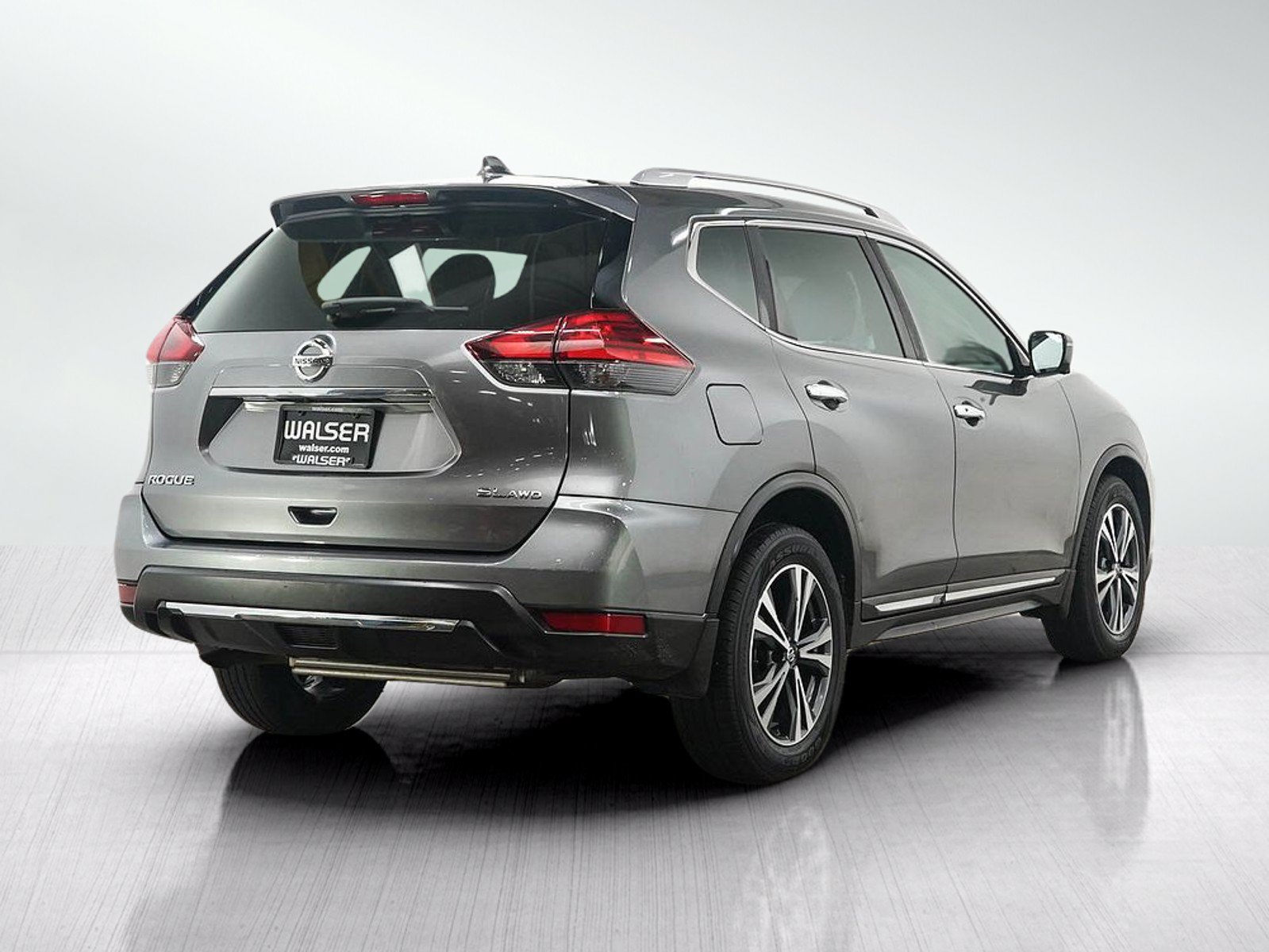 Used 2017 Nissan Rogue SL AWD/4WD image 5