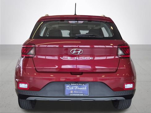 Used 2025 Hyundai Venue SEL FWD image 6