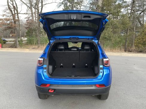 Used 2023 Jeep Compass Trailhawk image 9