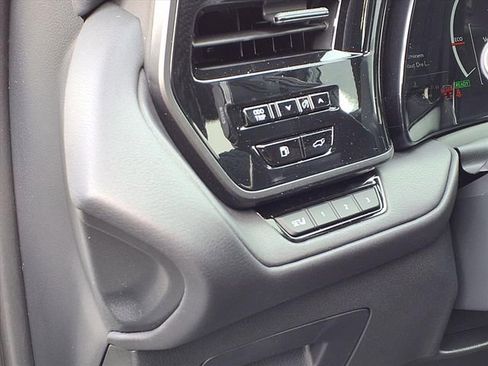 New 2026 Lexus TX 500h AWD image 18