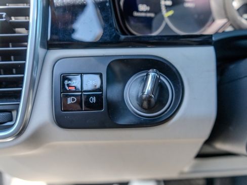 Used 2019 Porsche Cayenne E-Hybrid image 29