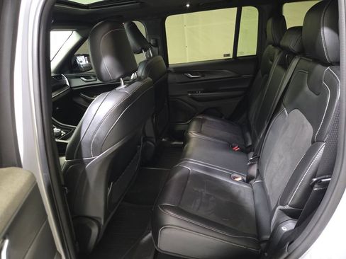 Certified 2023 Jeep Grand Cherokee Altitude AWD/4WD image 18