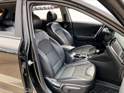 Used 2018 Kia Niro EX FWD image 9
