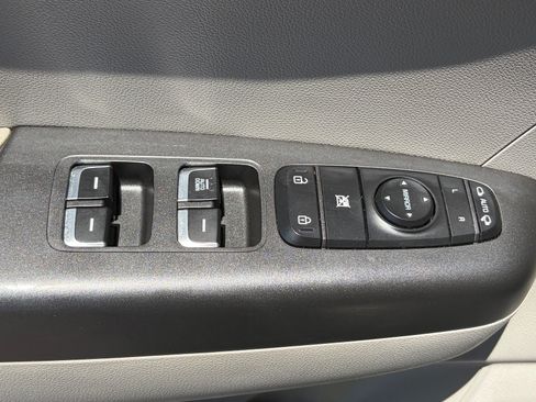 Used 2021 Kia Sportage LX w/ LX Fwd Popular Package image 17