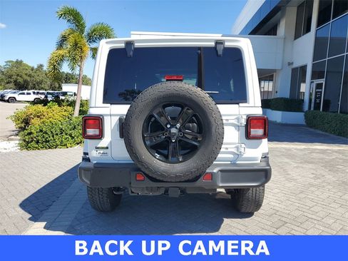 Used 2022 Jeep Wrangler Unlimited Sahara image 5