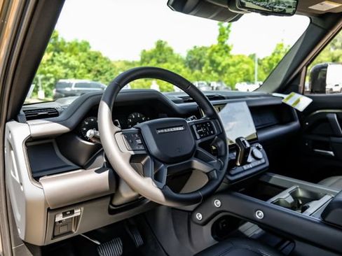 New 2026 Land Rover Defender 130 X-Dynamic SE AWD/4WD image 2