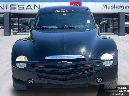 Used 2004 Chevrolet SSR w/ Preferred Equipment Group RWD image 2