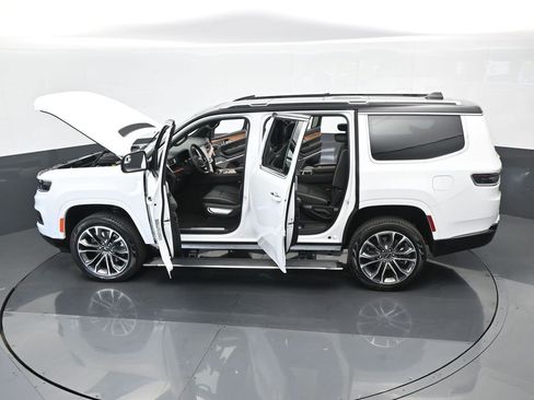 Used 2024 Jeep Grand Wagoneer Series III image 60