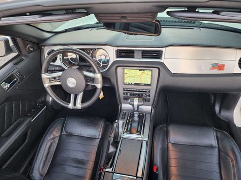 Used 2010 Ford Mustang GT Premium image 11