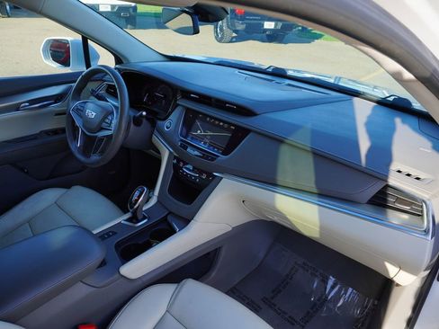 Used 2018 Cadillac XT5 Luxury w/ LPO, Sport Package image 32