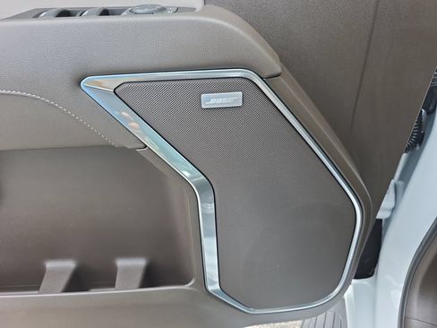 Used 2023 GMC Sierra 1500 SLT AWD/4WD image 19