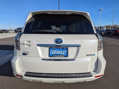 Used 2013 Toyota RAV4 EV image 29